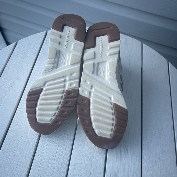 New Balance Black and White / Colors Classics Sneakers 8 - Picture 6 of 10